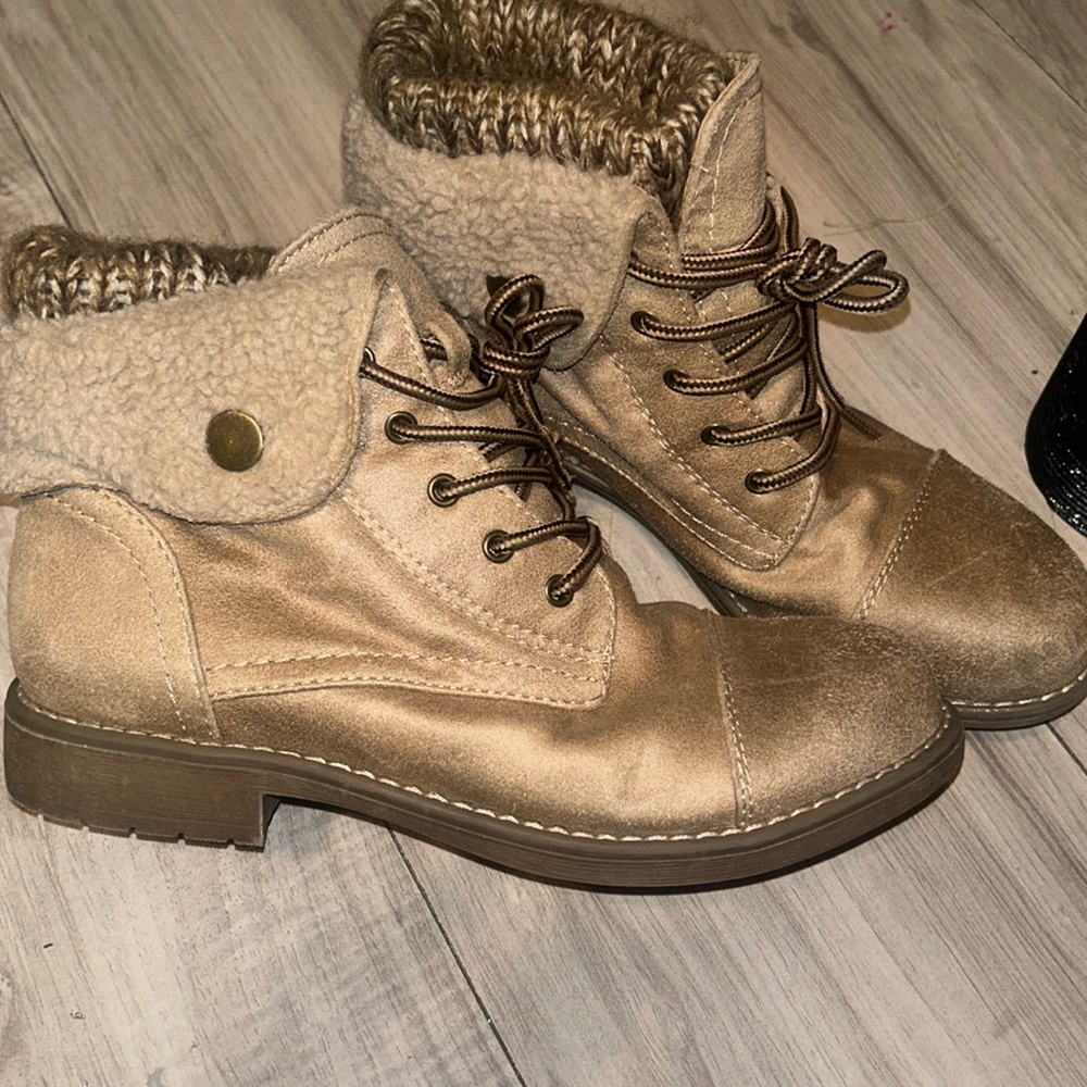Cliffs White Mountain tan Davis lace up bootie